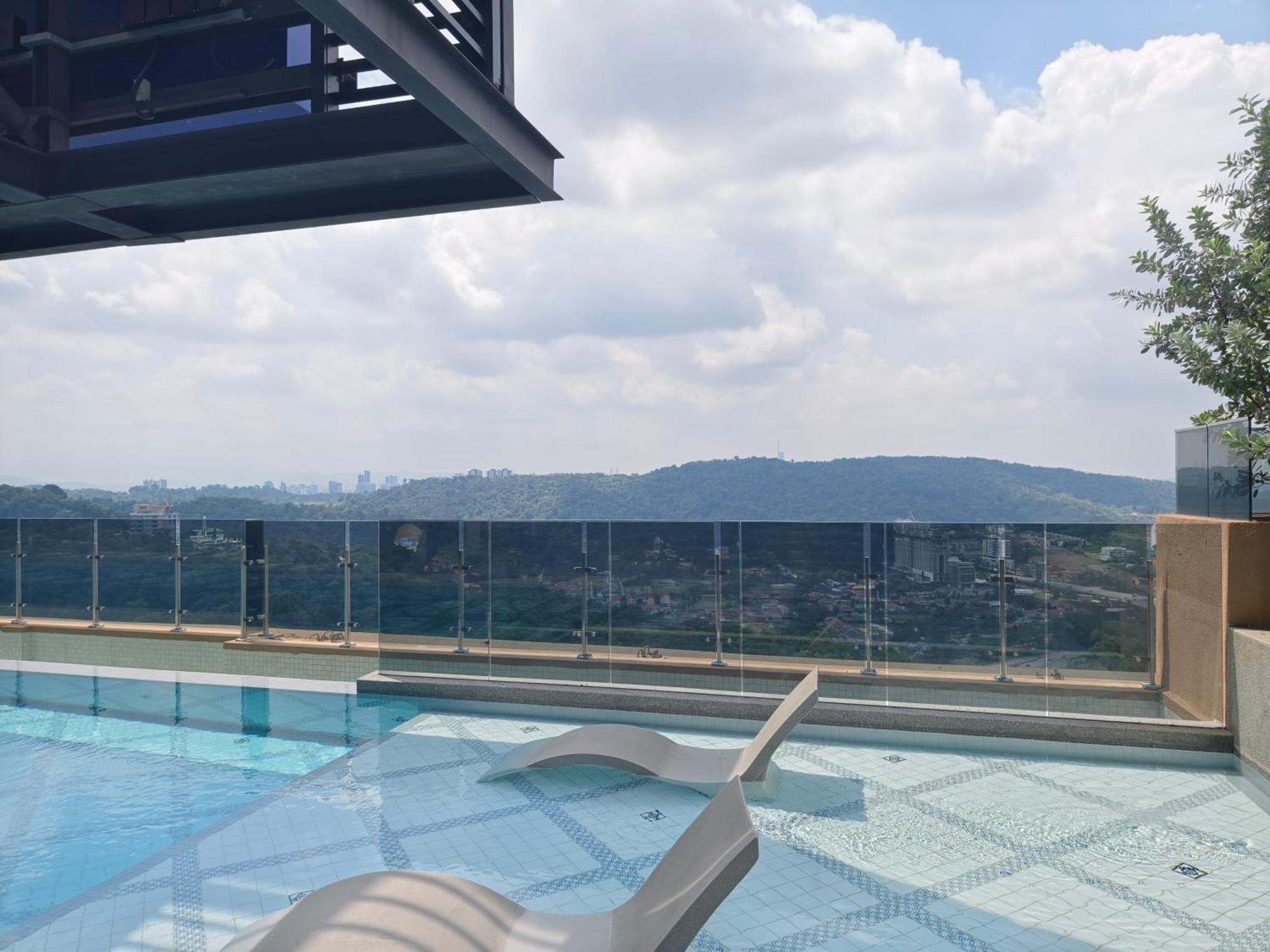 Mossaz Suites Empire City By Starwood Petaling Jaya Buitenkant foto